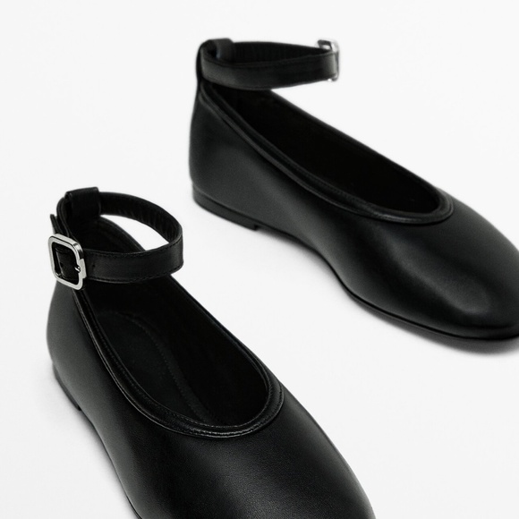 Massimo Dutti flats with detatchable straps - Picture 1 of 3